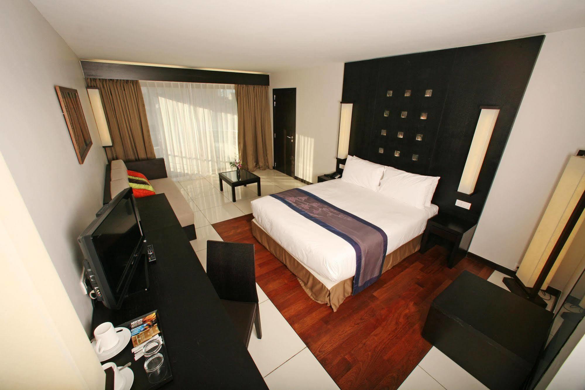 Hotel Tahiti Nui Папеете Екстериор снимка