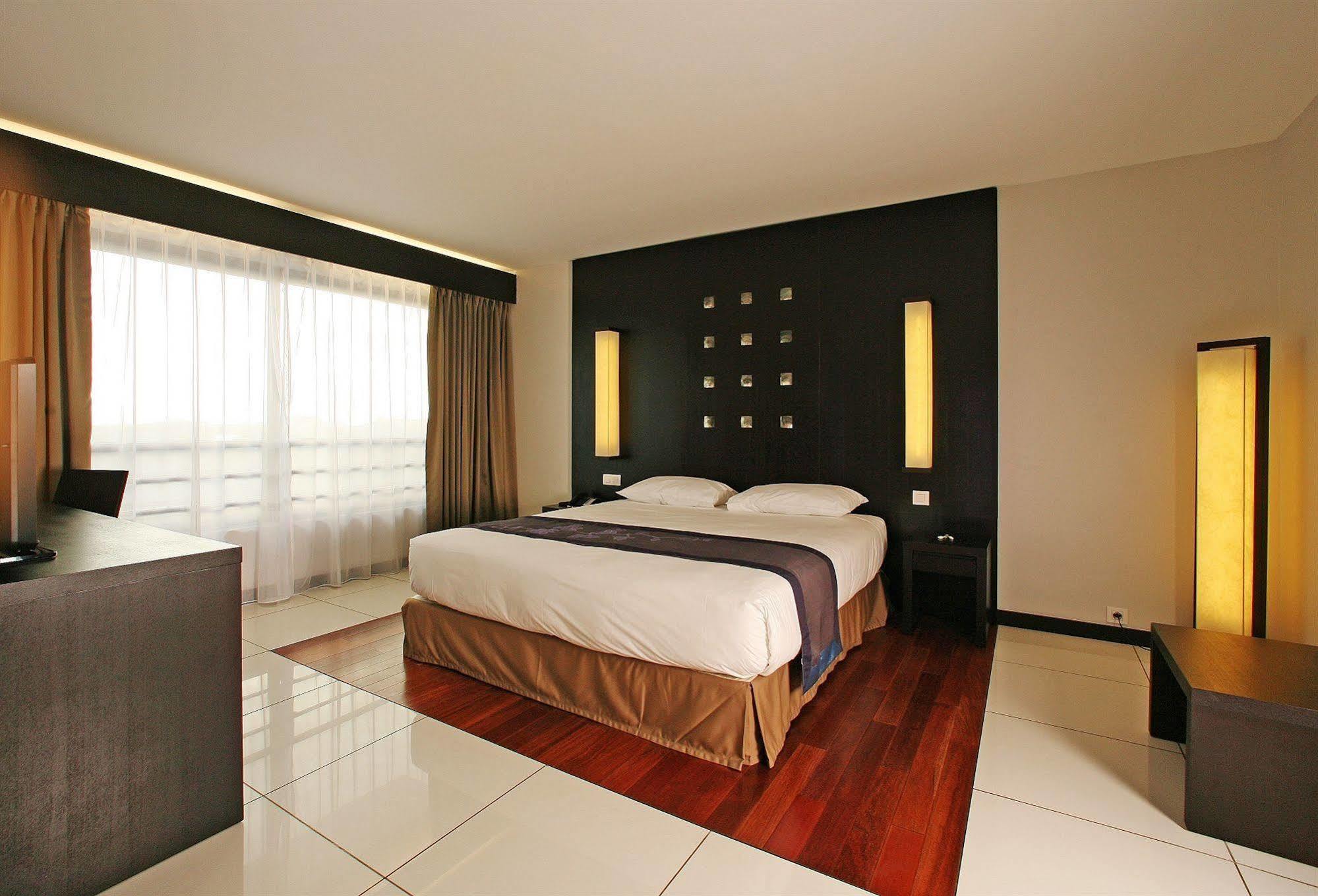 Hotel Tahiti Nui Папеете Екстериор снимка