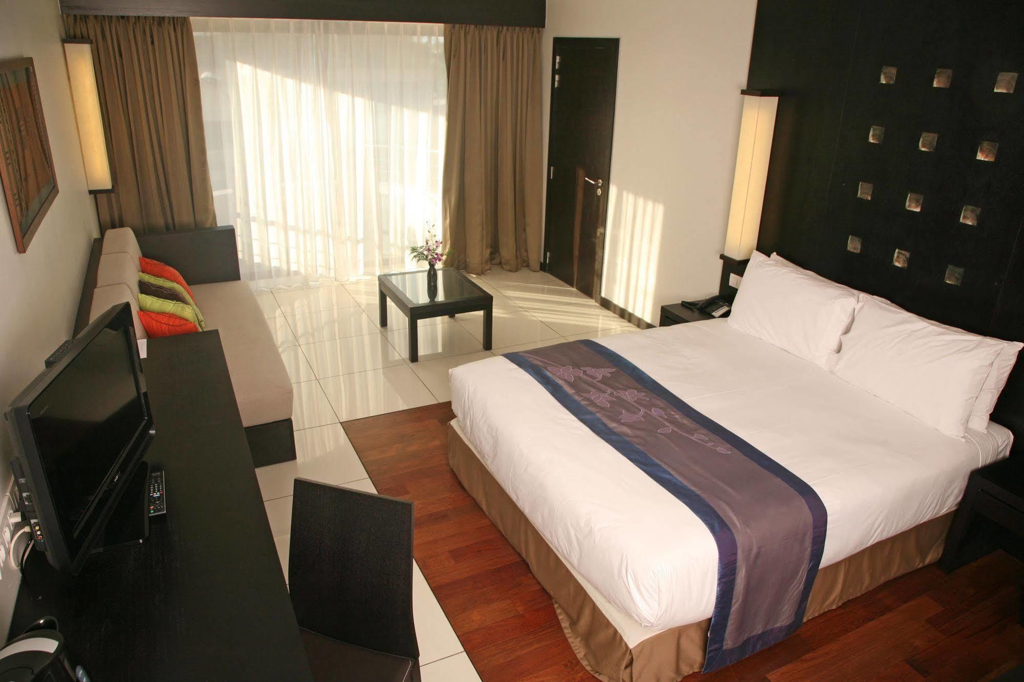 Hotel Tahiti Nui Папеете Екстериор снимка