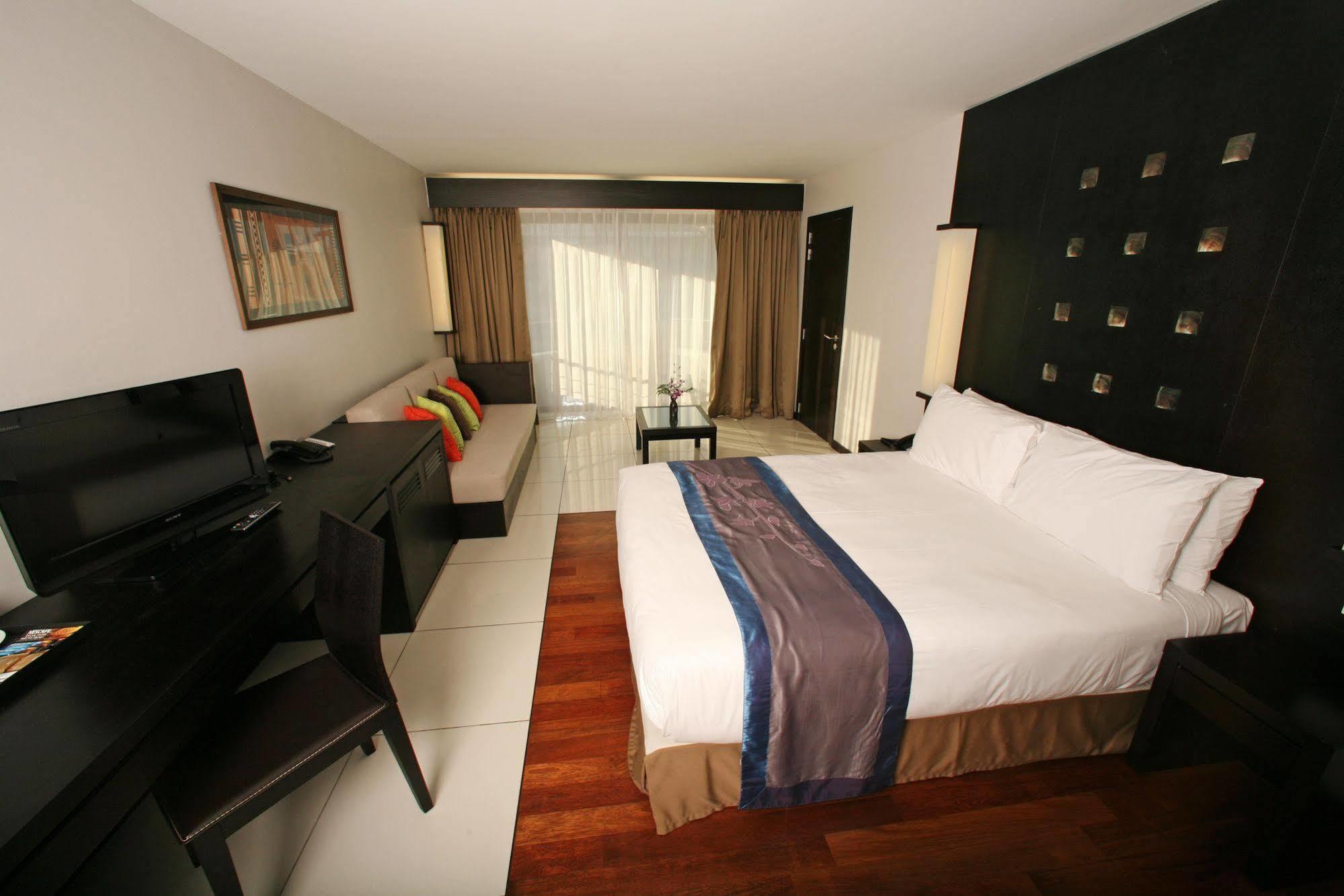 Hotel Tahiti Nui Папеете Екстериор снимка